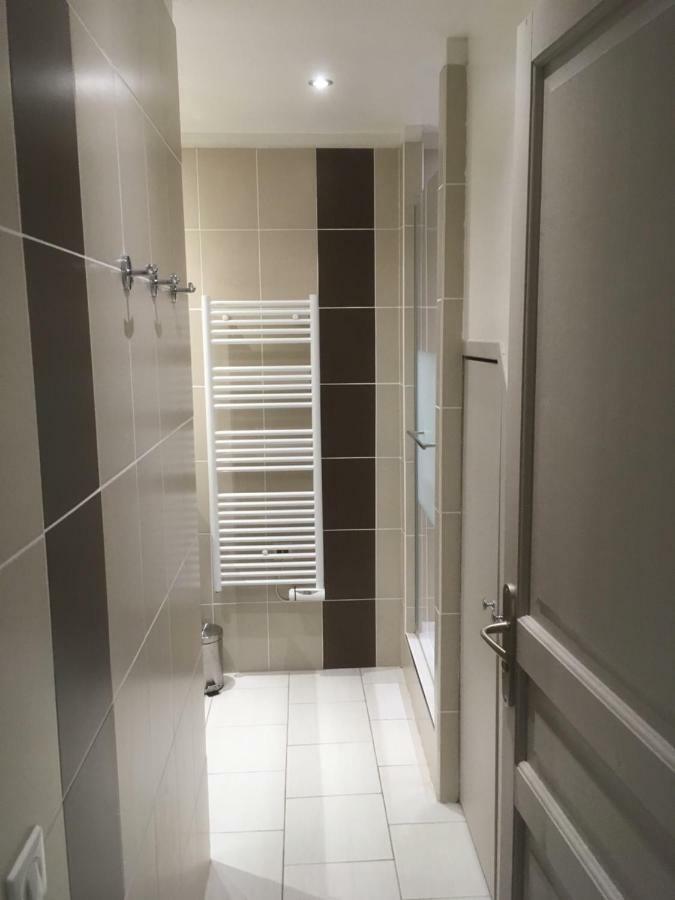 Au Tilleul Apartamento Mezieres-sur-Seine Exterior foto