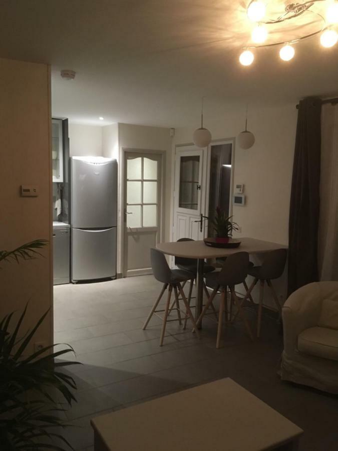 Au Tilleul Apartamento Mezieres-sur-Seine Exterior foto