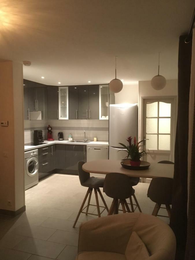 Au Tilleul Apartamento Mezieres-sur-Seine Exterior foto